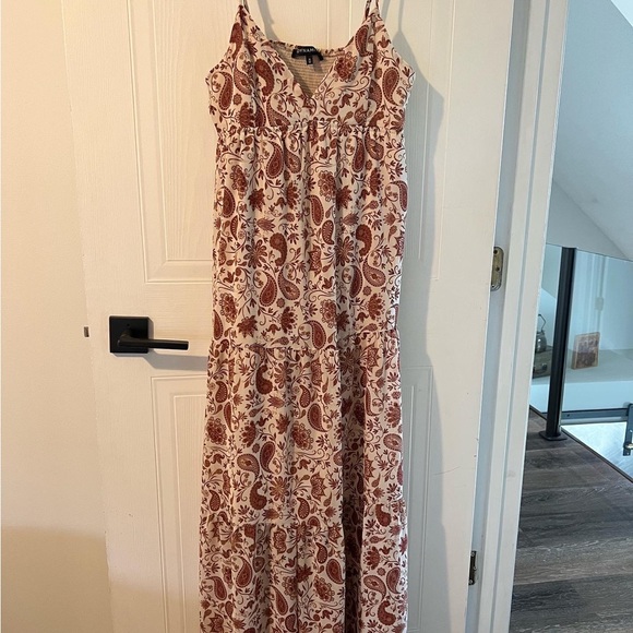 Dynamite paisley maxi dress - Picture 2 of 3